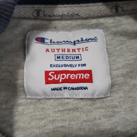 Supreme Champion Sweatshirt - Picture 4 of 6